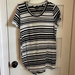 Black and cream short sleeve tunic with side slit